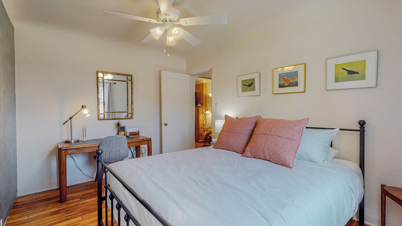 Photo of Bedroom in Highland Business