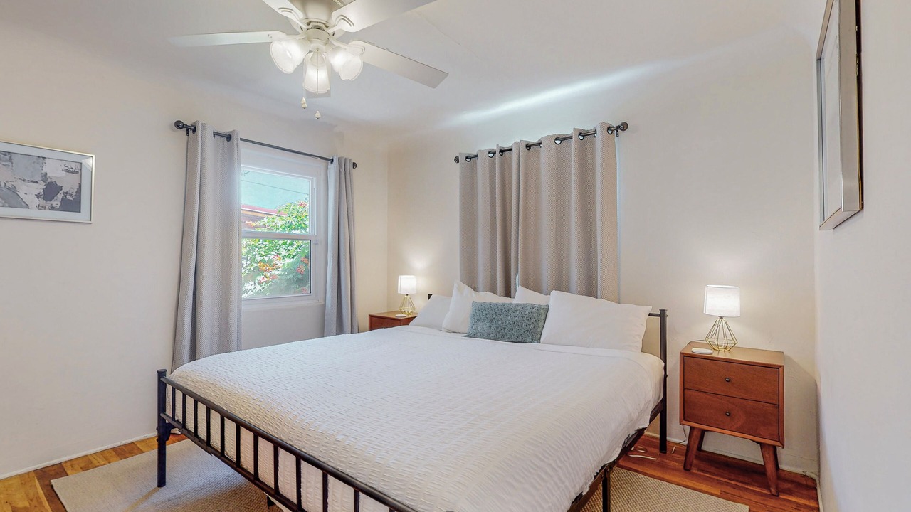 Photo of Bedroom in Highland Business