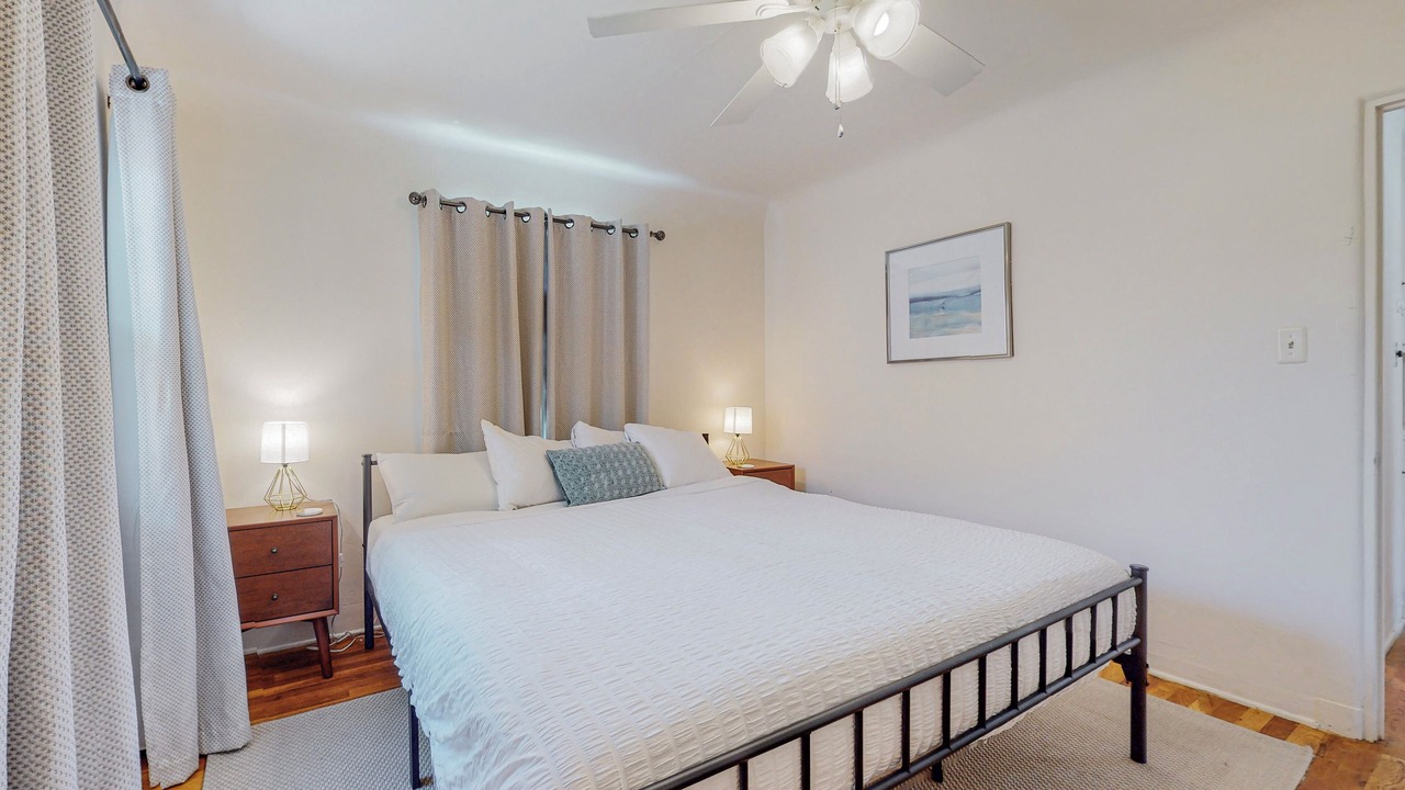 Photo of Bedroom in Highland Business