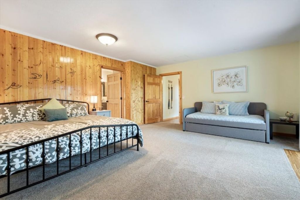 Photo of Bedroom in Lost Bridge Village