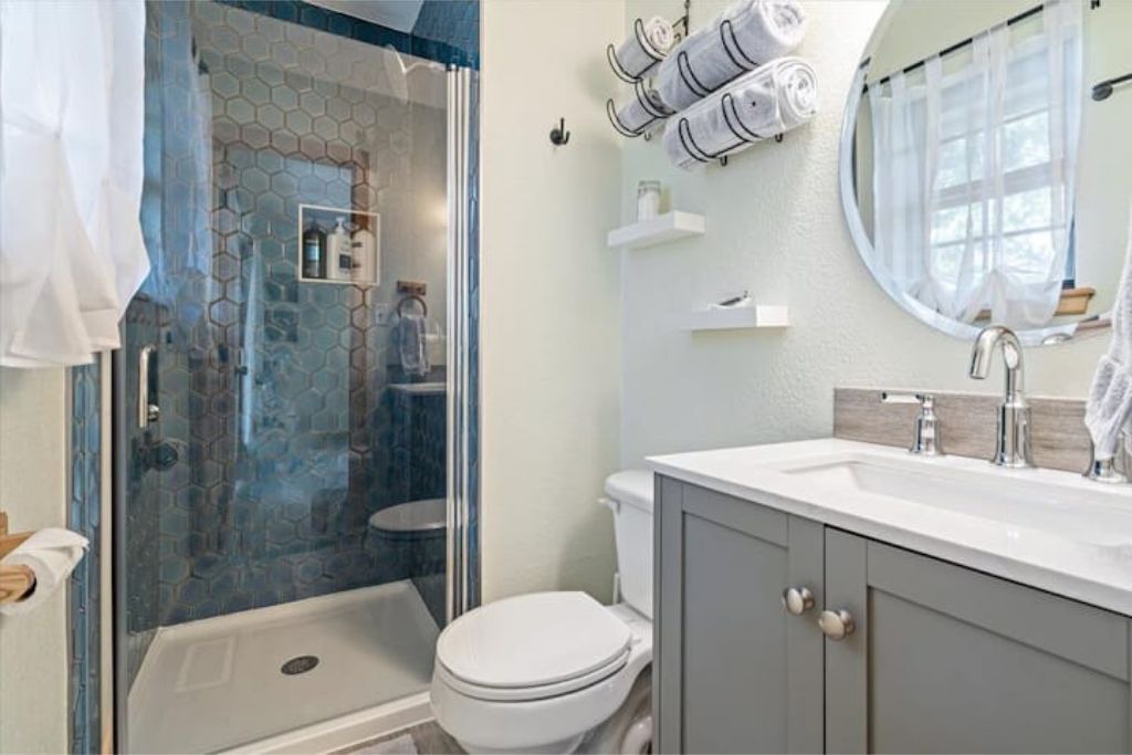 Photo of Bathroom in Lost Bridge Village