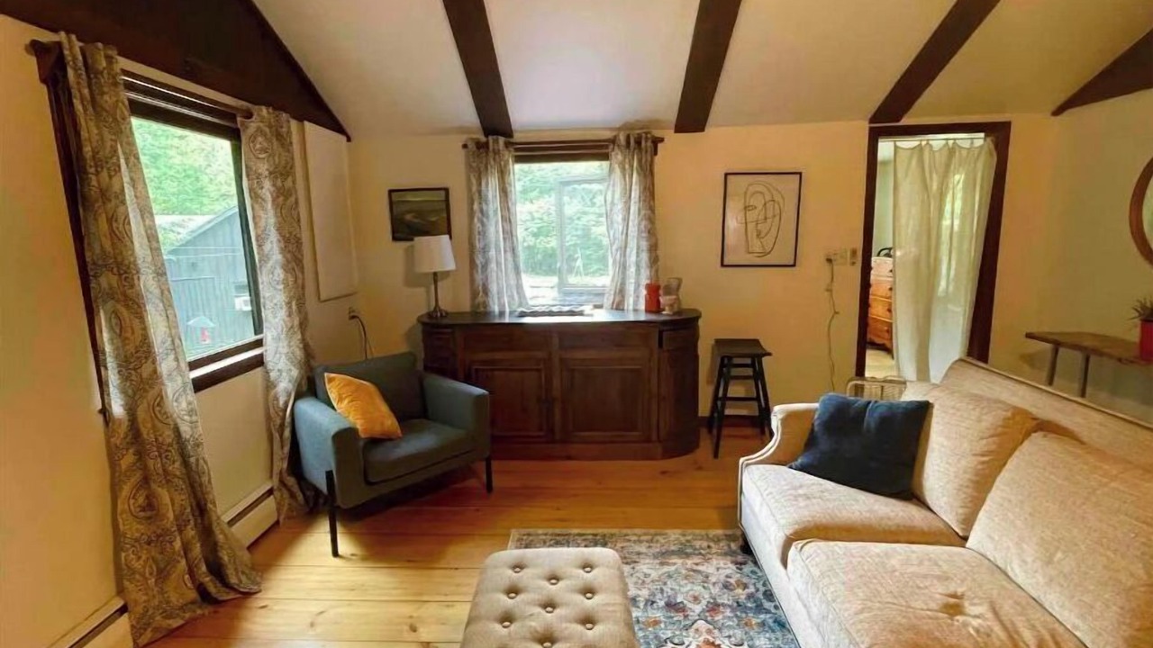 Photo of Livingroom in Acton
