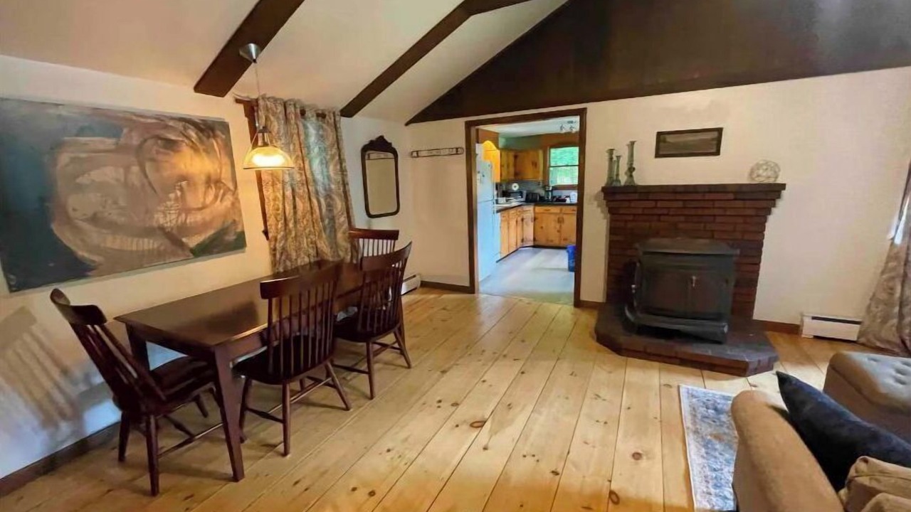 Photo of Livingroom in Acton