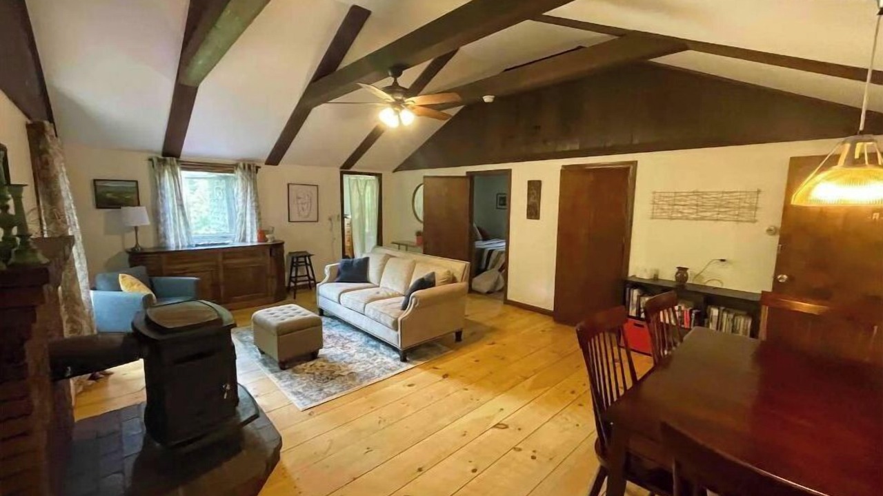 Photo of Livingroom in Acton