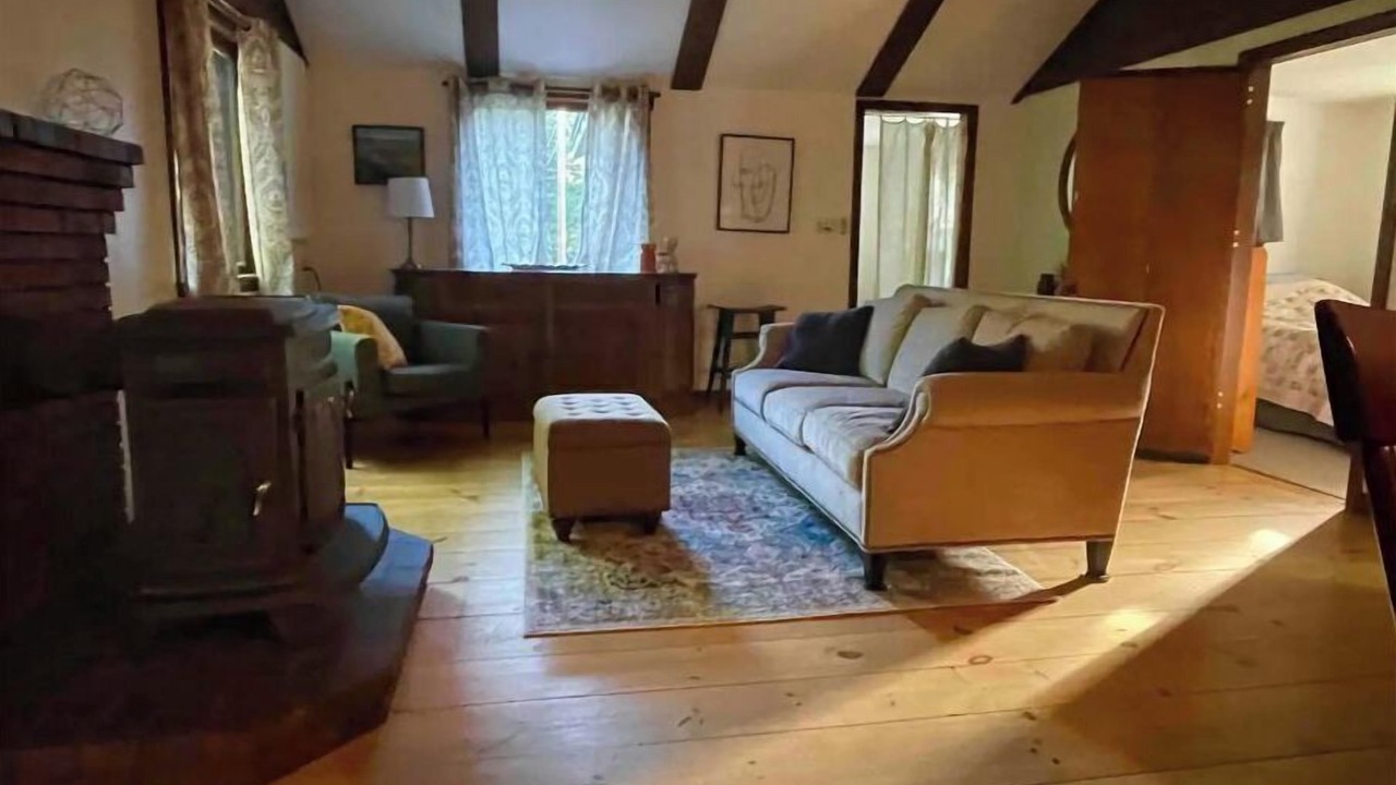 Photo of Livingroom in Acton