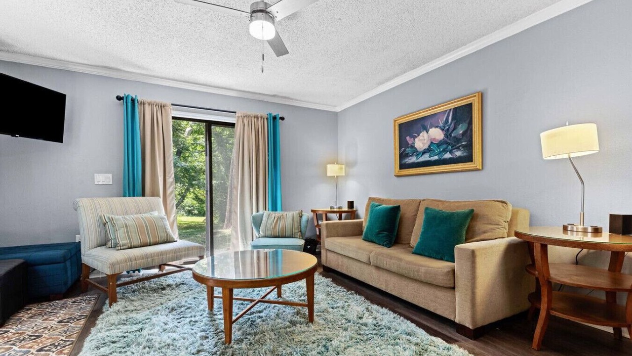 Photo of Livingroom in Gainesville