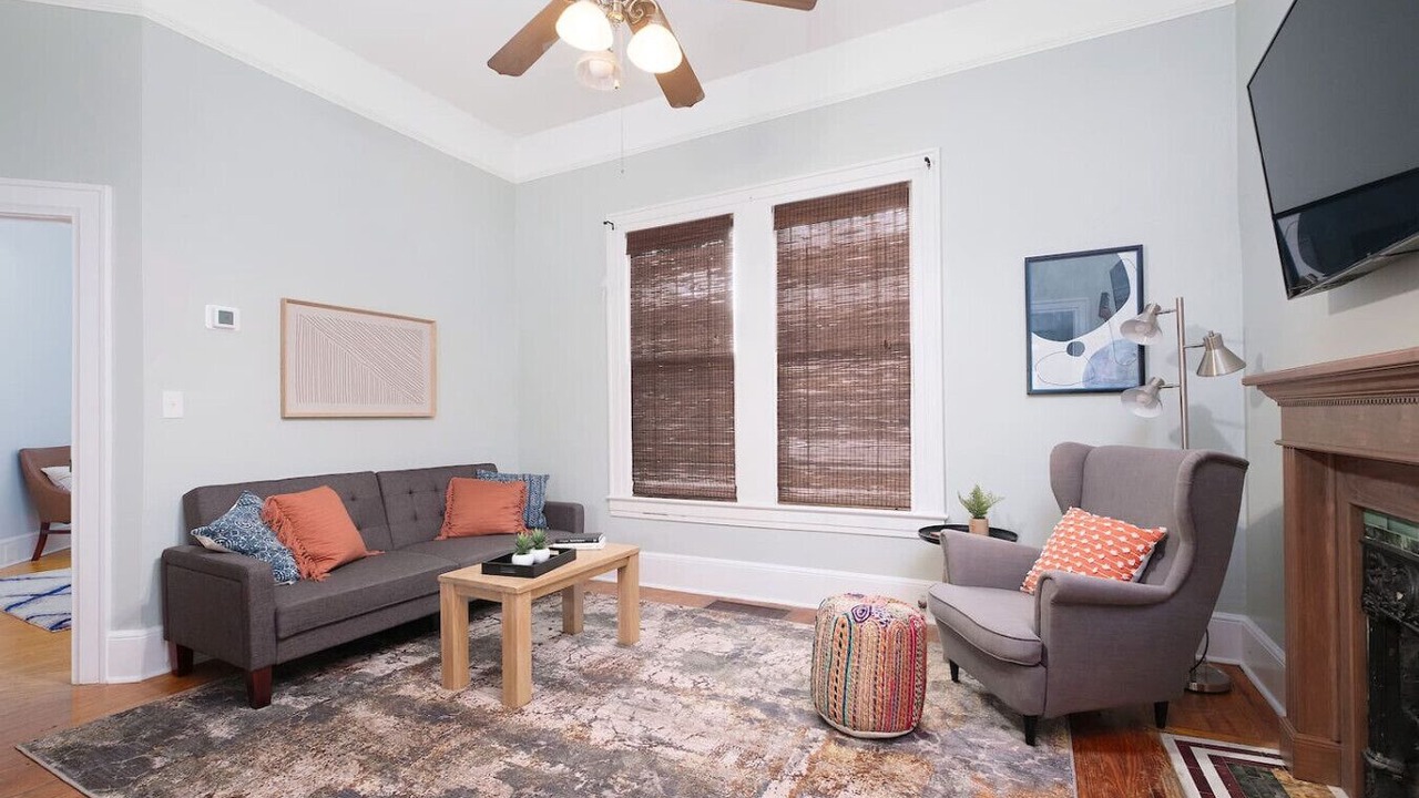 Photo of Livingroom in University Heights