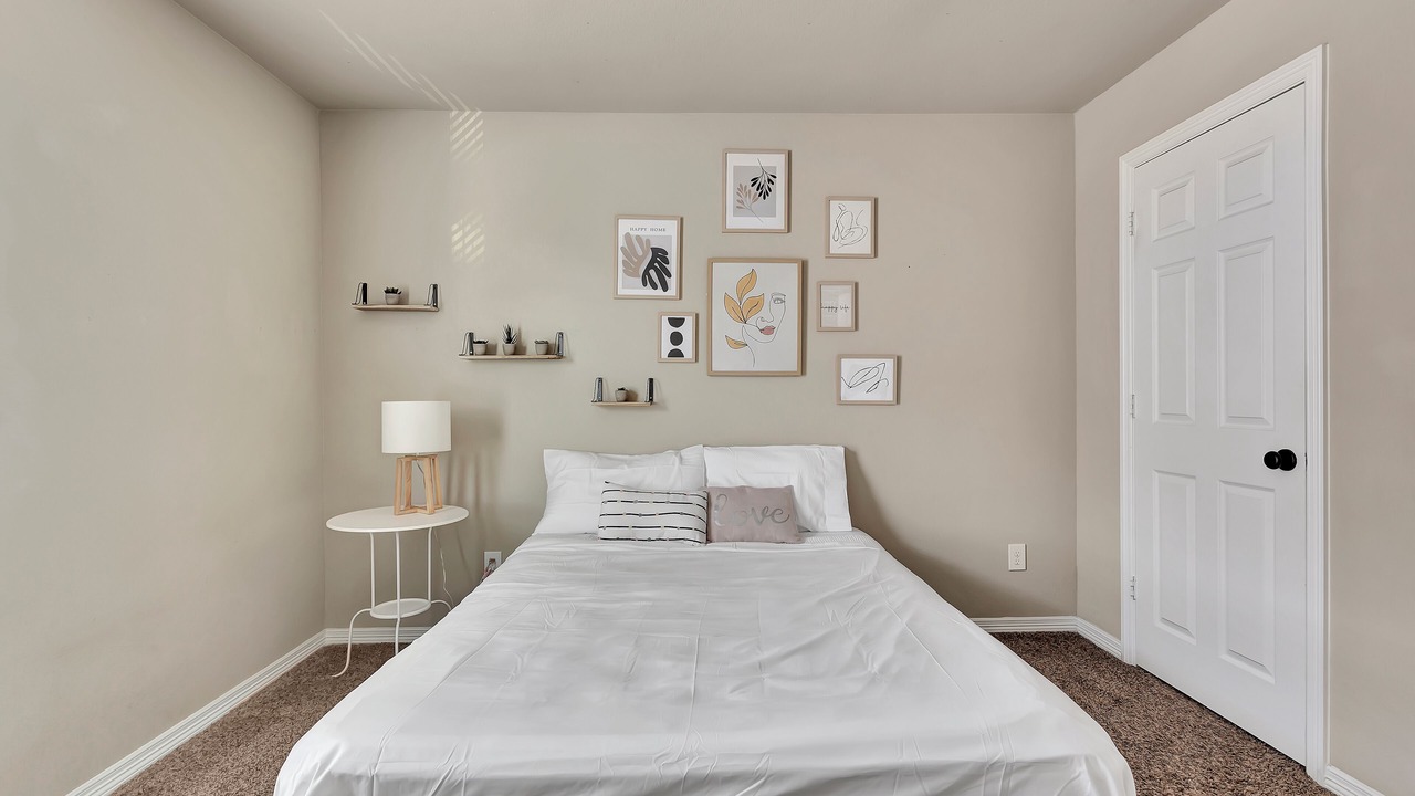 Photo of Bedroom in Clodine