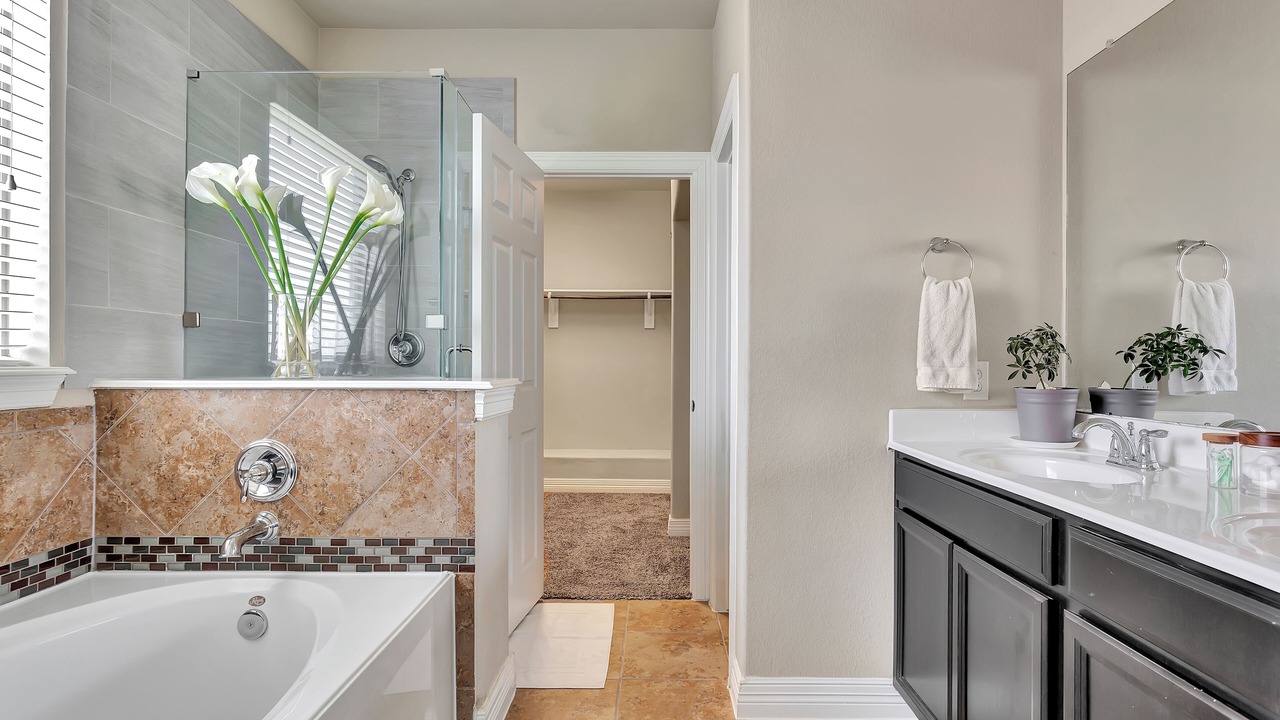 Photo of Bathroom in Clodine