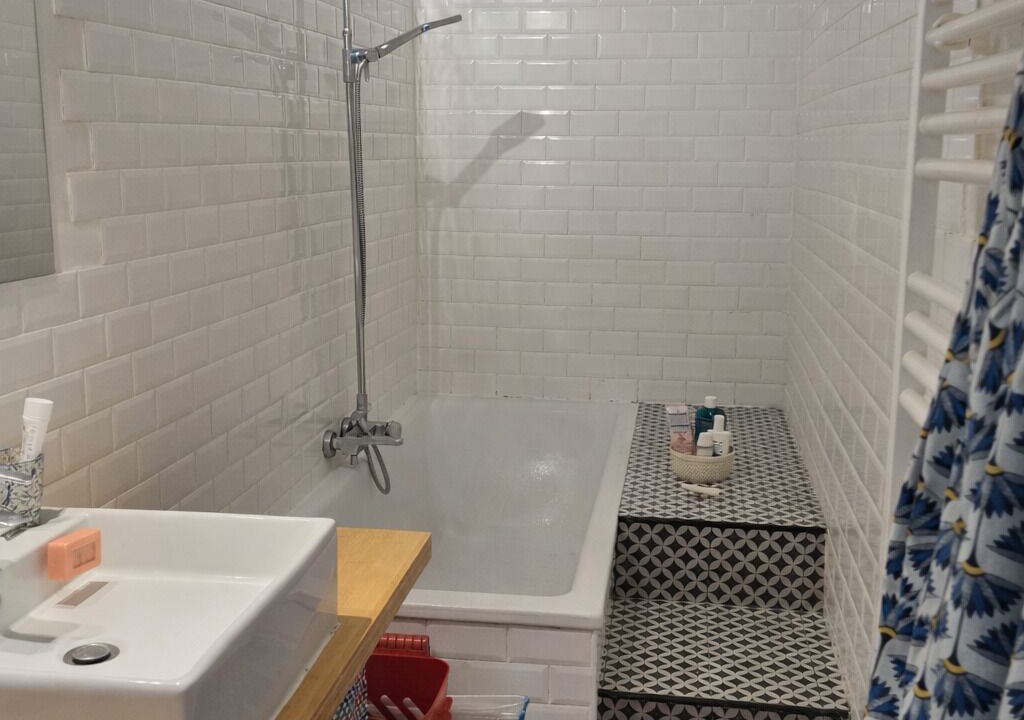 Photo of Bathroom in Quartier de la Goutte-d'Or