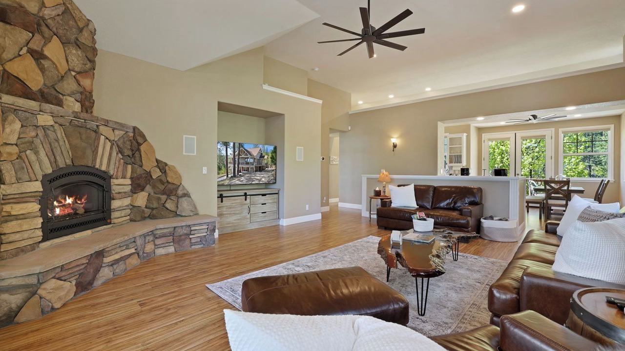 Photo of Livingroom in Groveland
