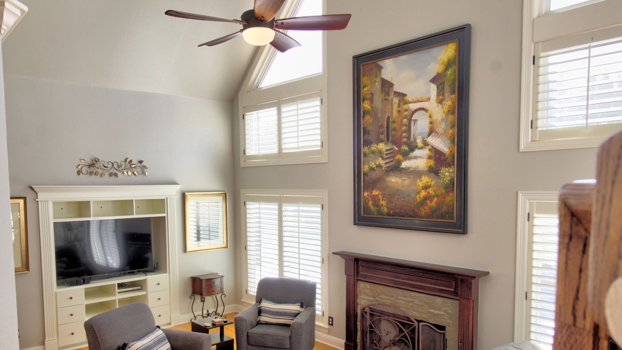 Photo of Livingroom in Owasso