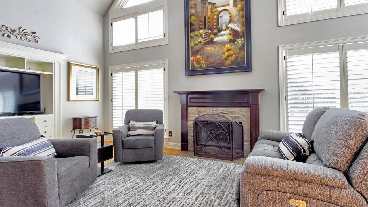 Photo of Livingroom in Owasso