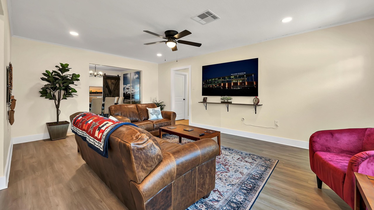 Photo of Livingroom in Dean Highland