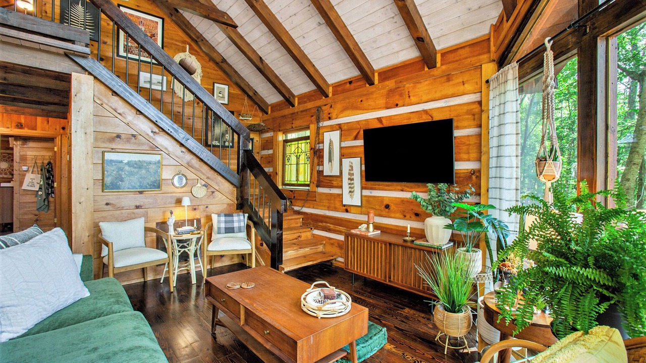 Photo of Bedroom in Walnut Mountain