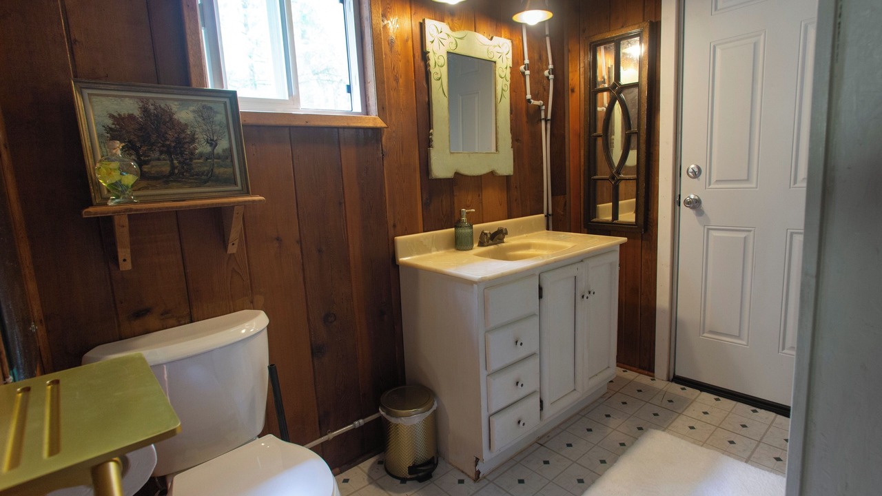 Photo of Bathroom in Marblemount