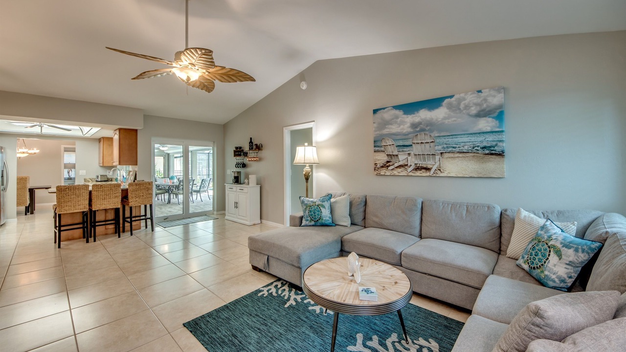 Photo of Livingroom in Caloosahatchee
