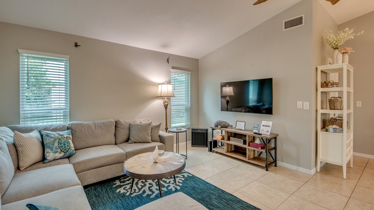 Photo of Livingroom in Caloosahatchee