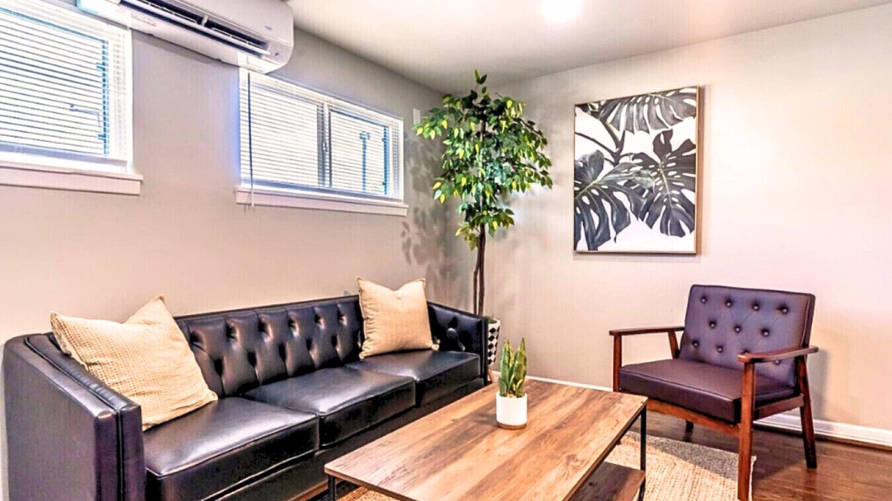Photo of Bedroom in Neartown