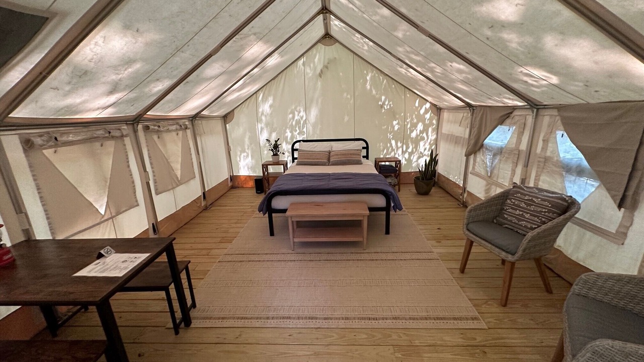 Photo of Bedroom in Cuyahoga Falls