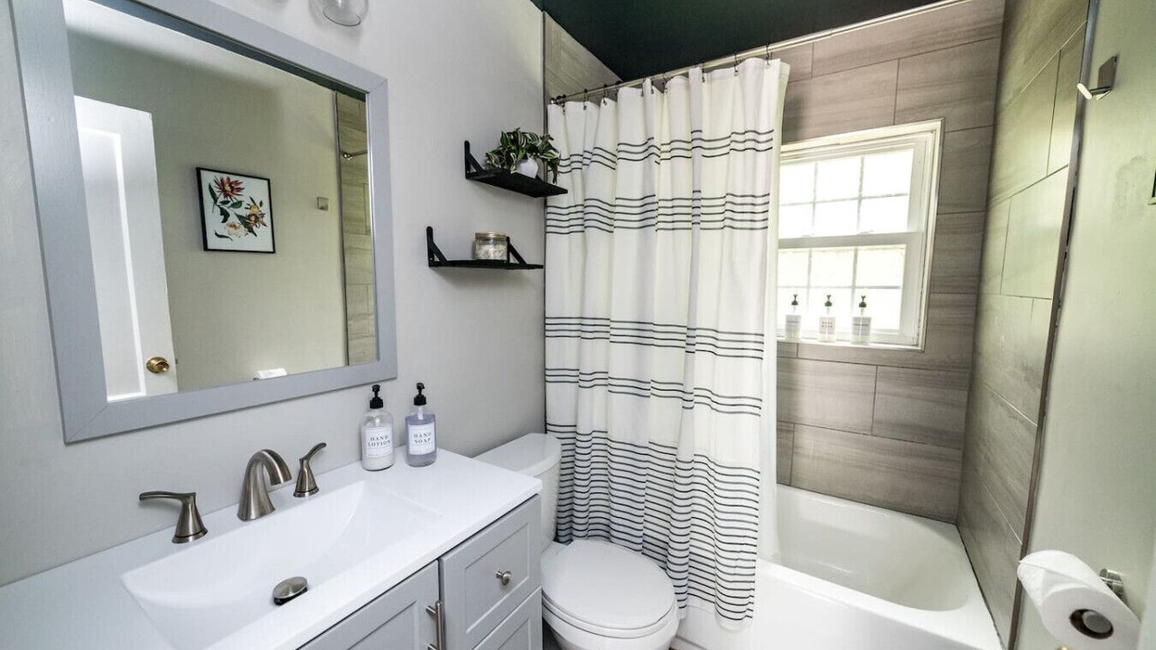 Photo of Bathroom in Peakland