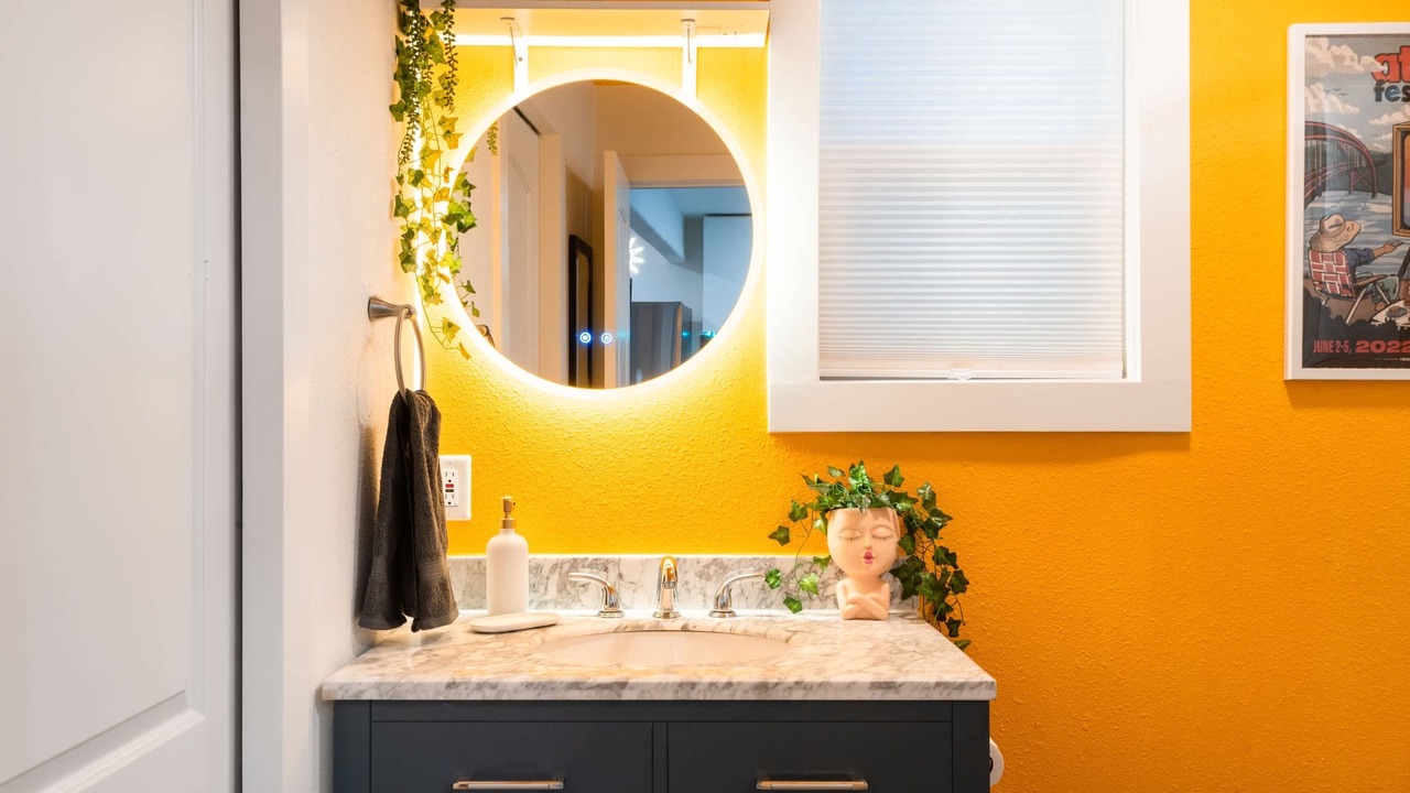 Photo of Bathroom in East Cesar Chavez