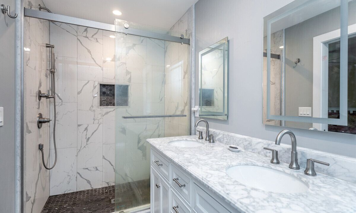 Photo of Bathroom in Warren