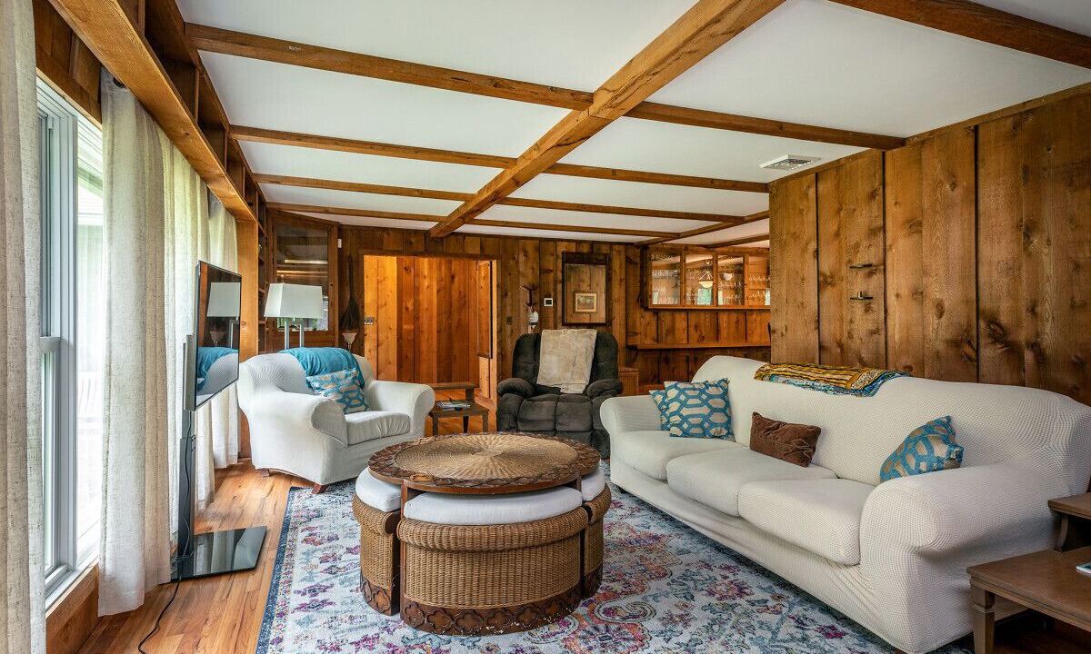 Photo of Livingroom in Warren