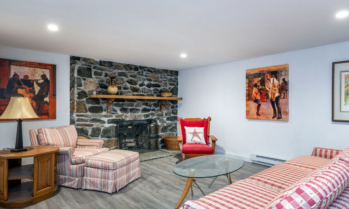 Photo of Livingroom in Warren