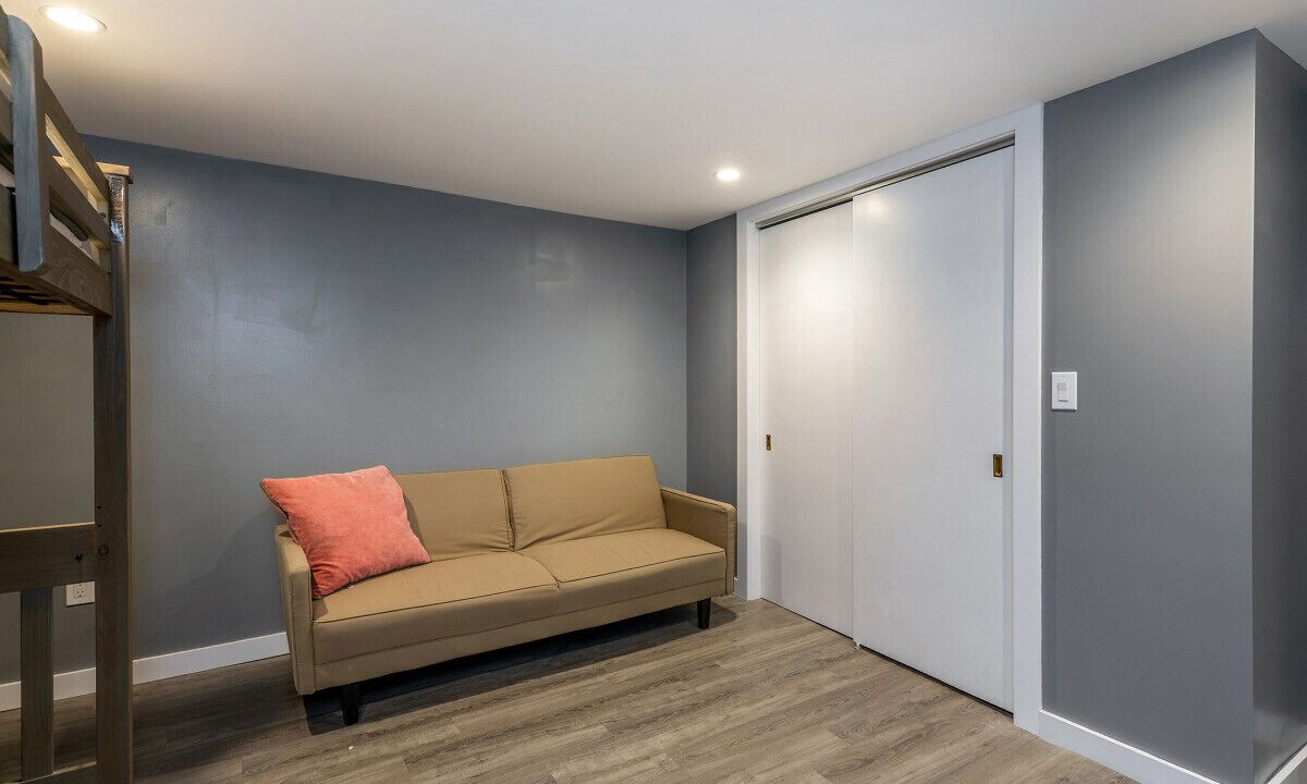 Photo of Livingroom in Warren