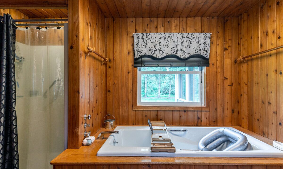 Photo of Bathroom in Warren