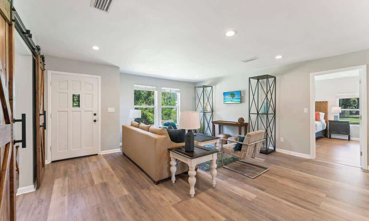 Photo of Livingroom in Lakewood