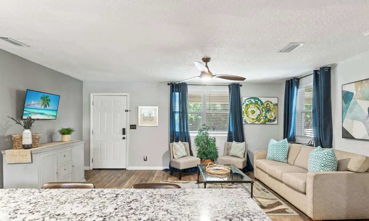 Photo of Livingroom in Lakewood