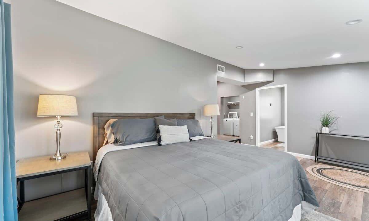 Photo of Bedroom in Lakewood