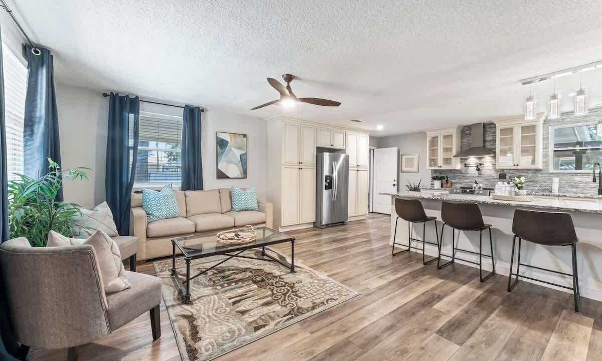 Photo of Livingroom in Lakewood