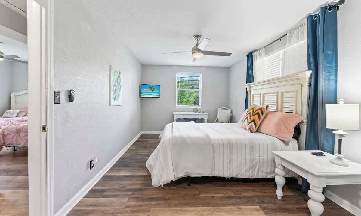 Photo of Bedroom in Lakewood