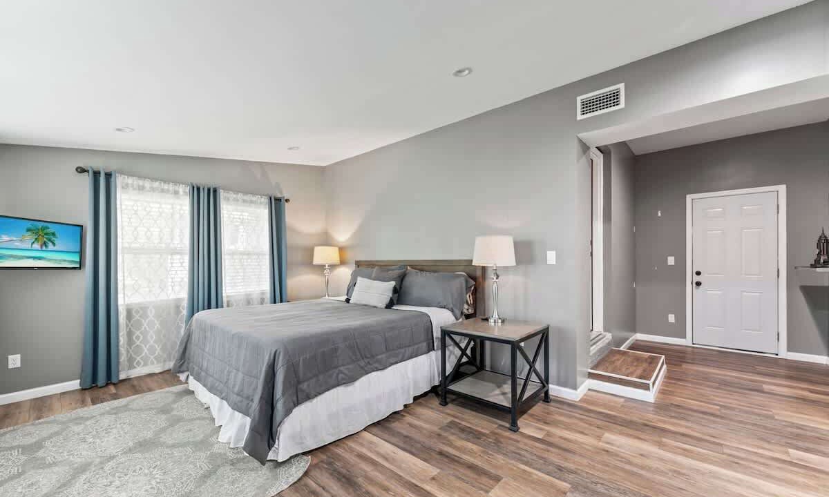 Photo of Bedroom in Lakewood