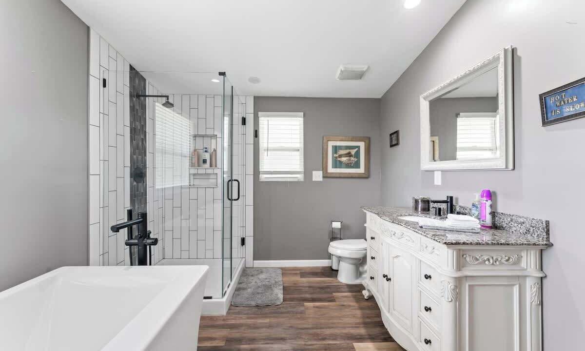 Photo of Bathroom in Lakewood