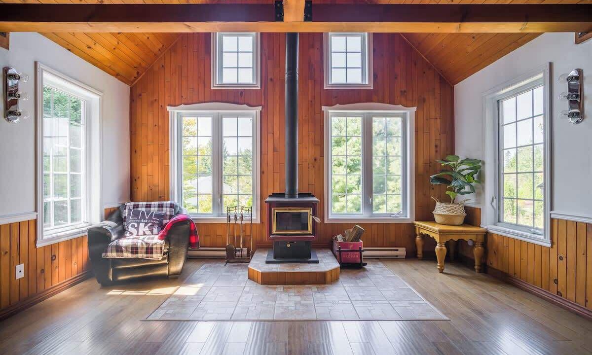 Photo of Livingroom in St-Adolphe-d'Howard