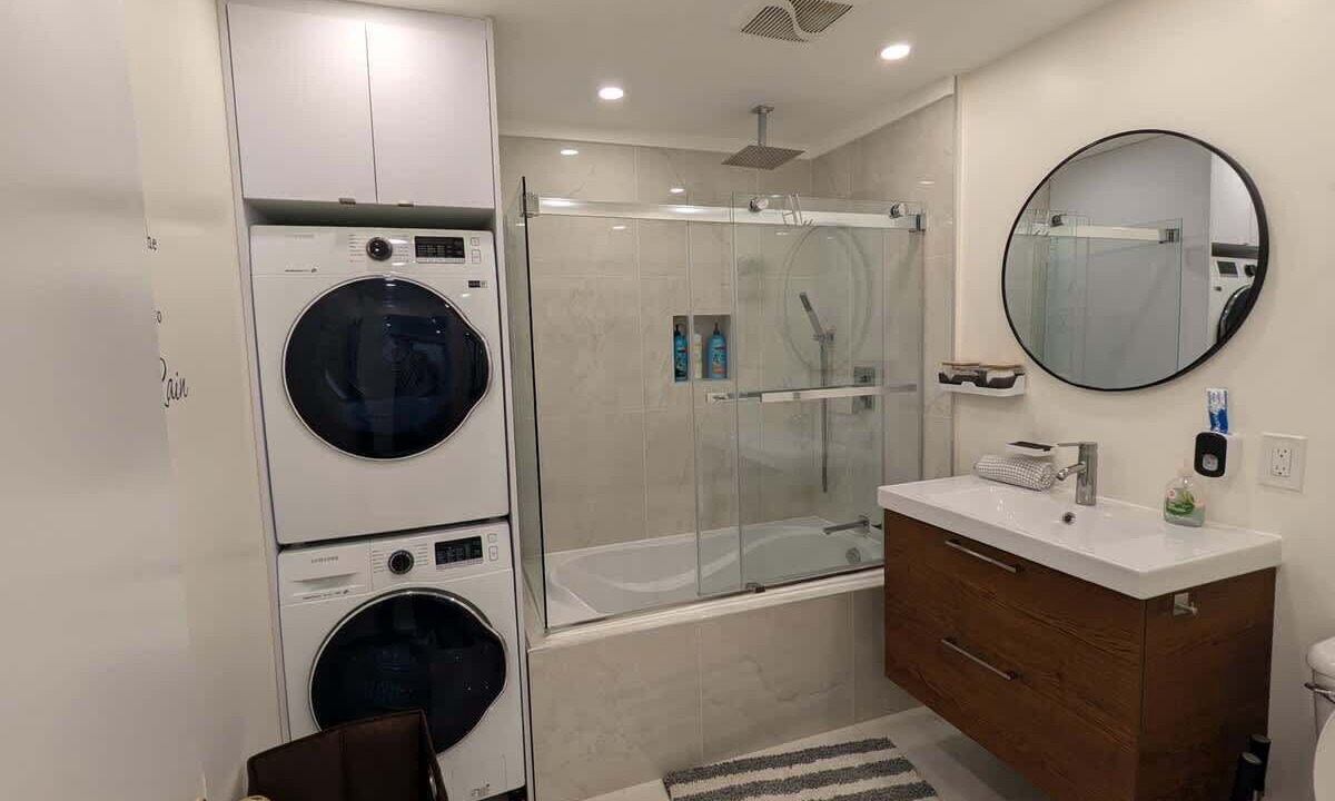 Photo of Bathroom in Cote-Des-Neiges—Notre-Dame-De-Grace