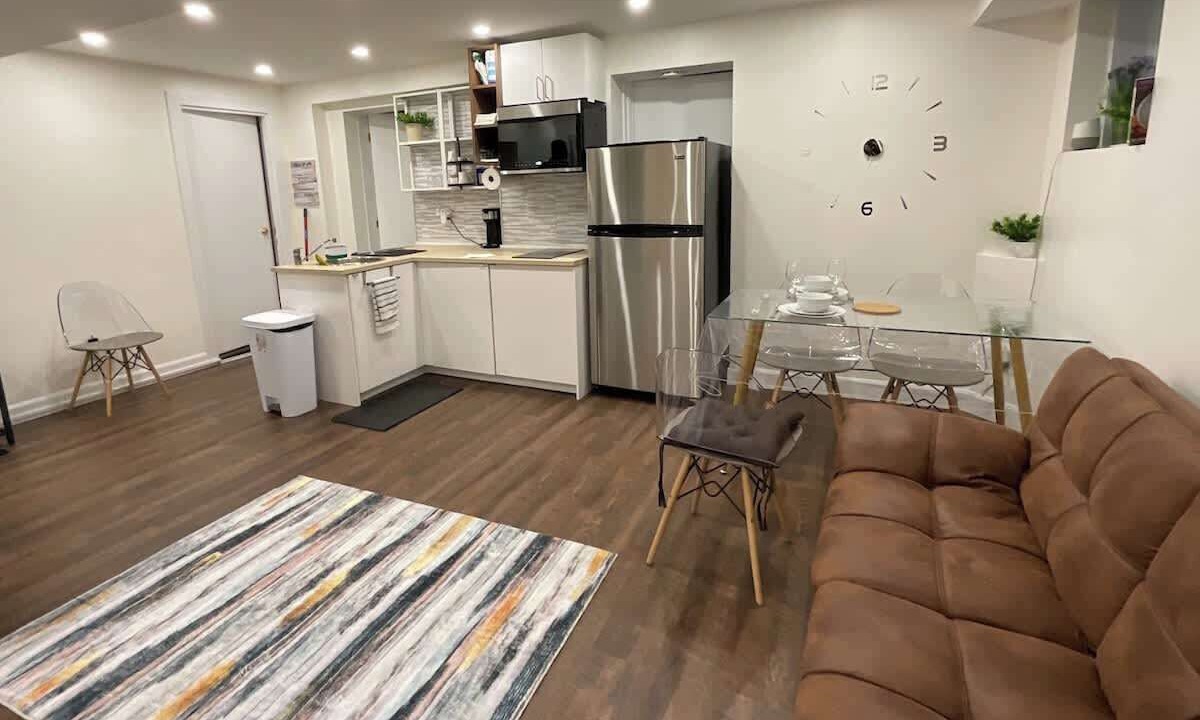 Photo of Livingroom in Cote-Des-Neiges—Notre-Dame-De-Grace