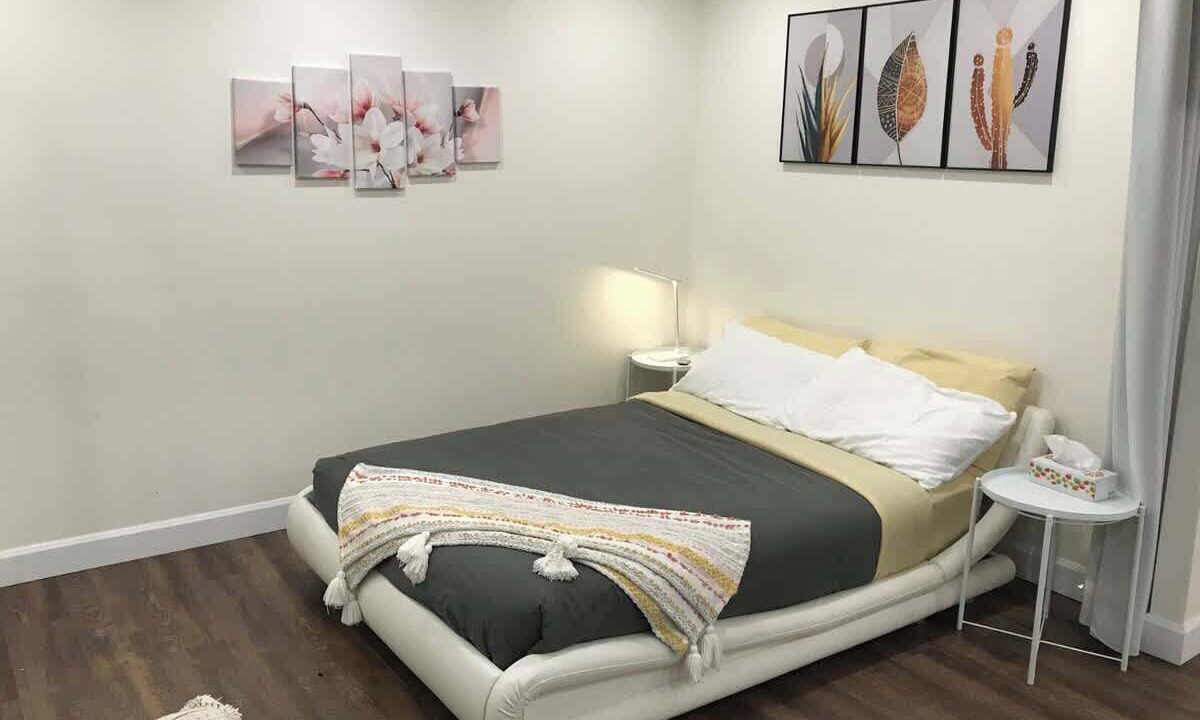 Photo of Bedroom in Cote-Des-Neiges—Notre-Dame-De-Grace