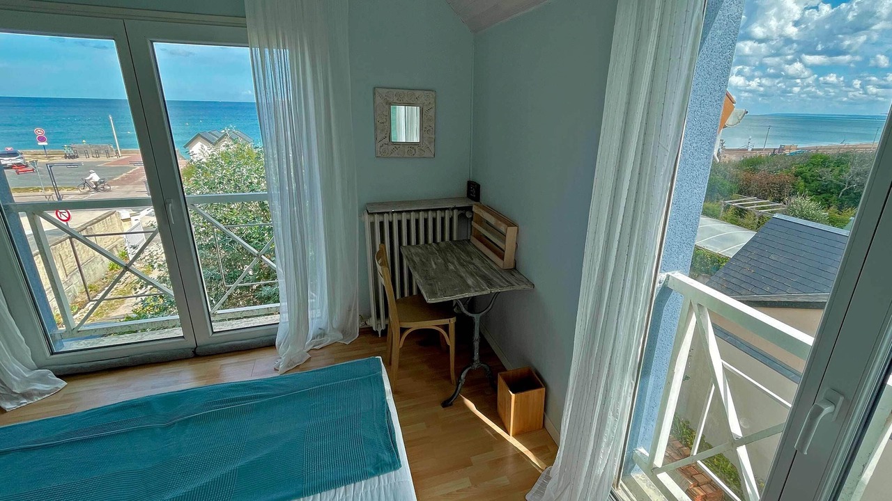 Photo of Bedroom in Ouistreham