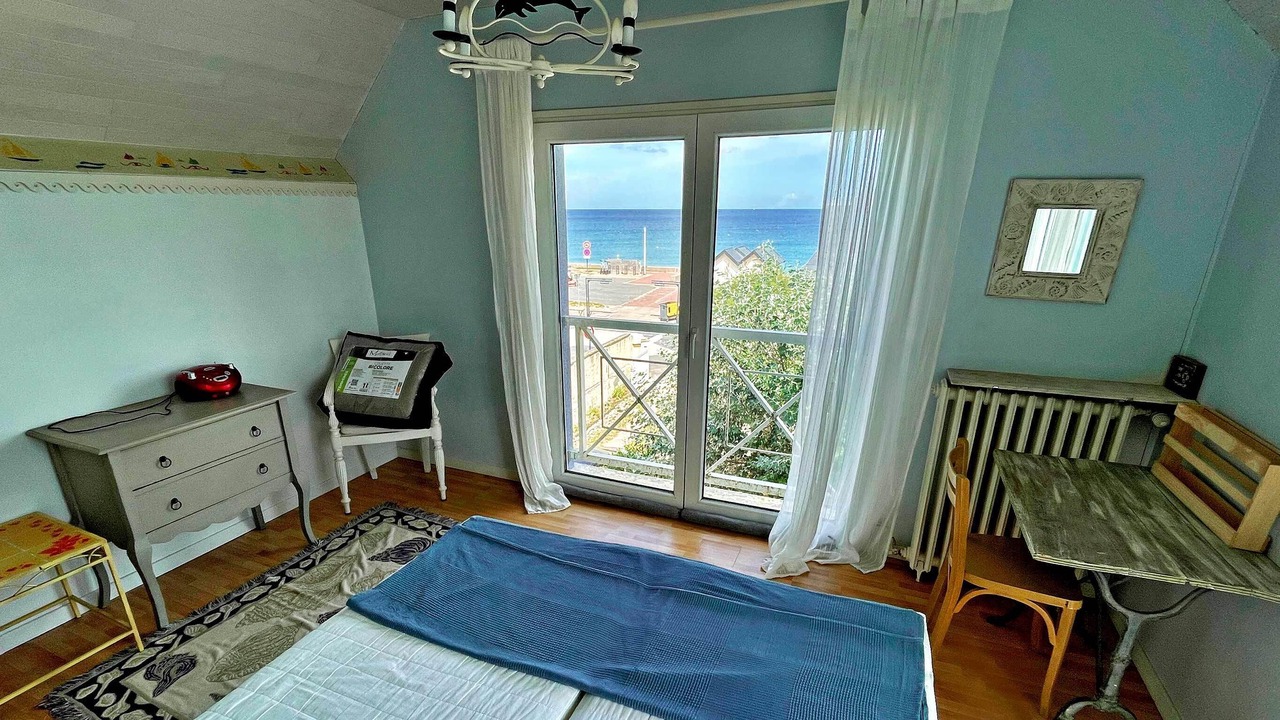 Photo of Bedroom in Ouistreham
