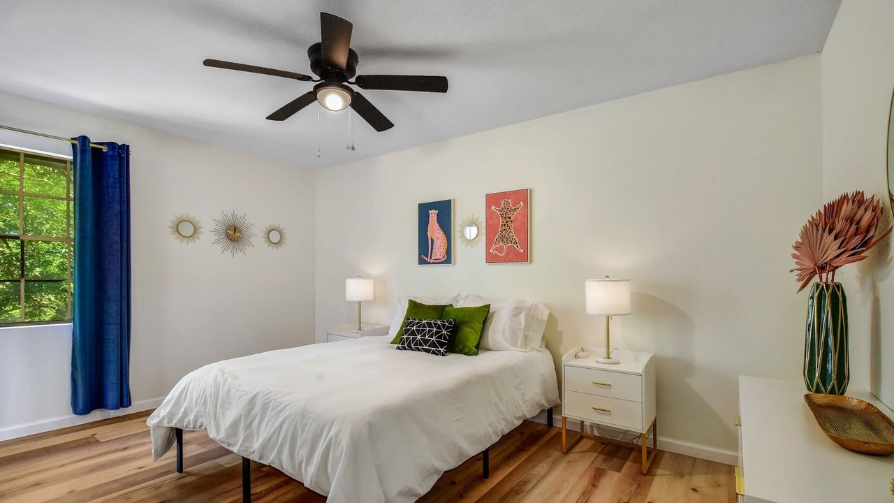 Photo of Bedroom in Medical Center District