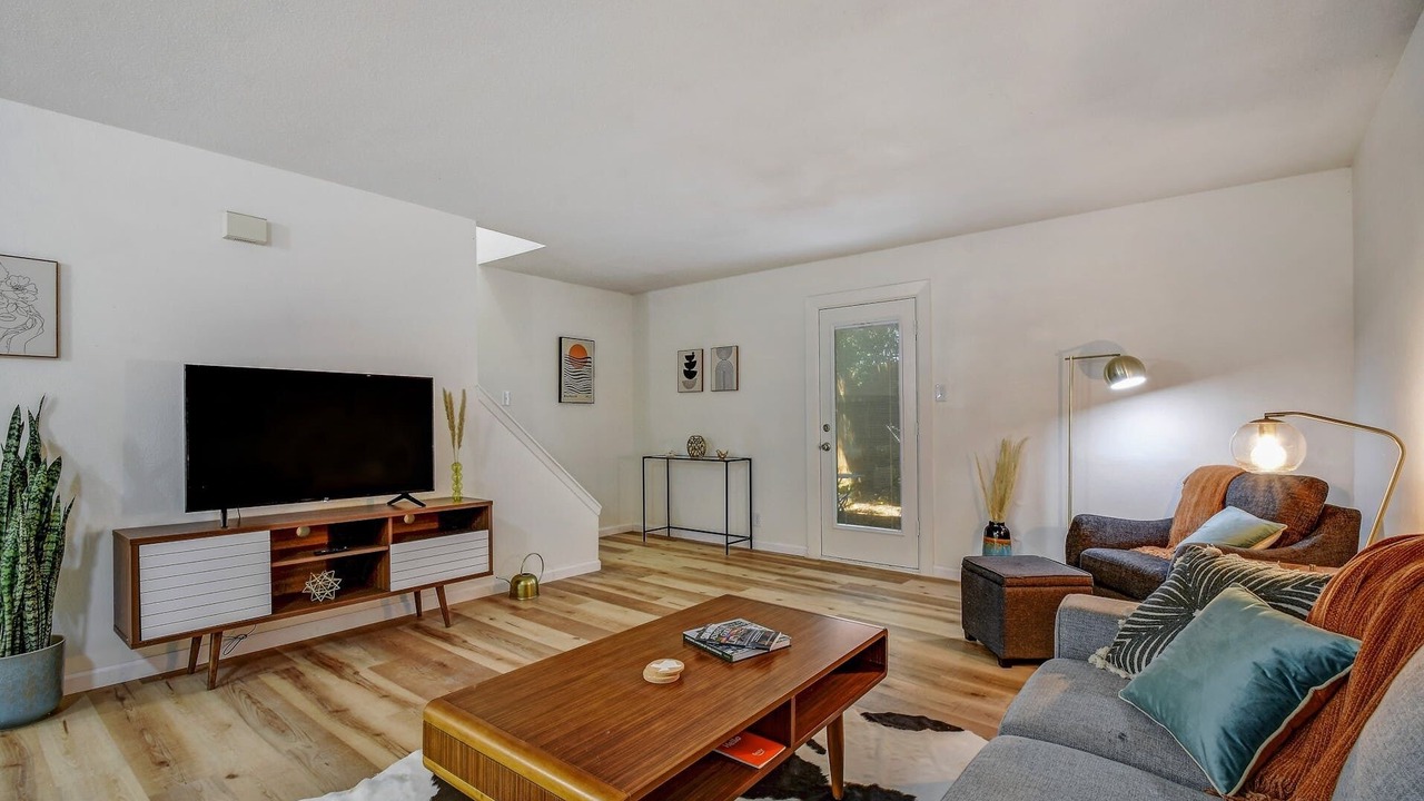 Photo of Livingroom in Medical Center District