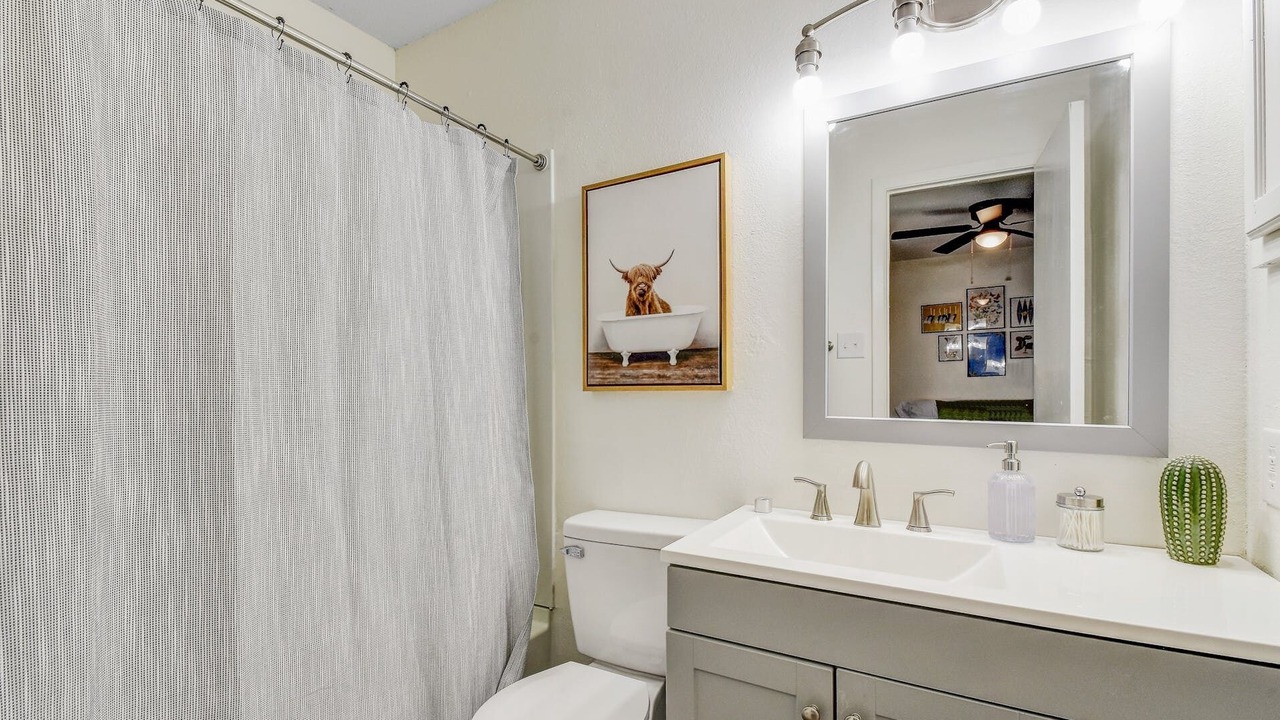Photo of Bathroom in Medical Center District