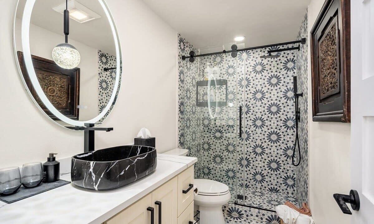 Photo of Bathroom in Haller Lake