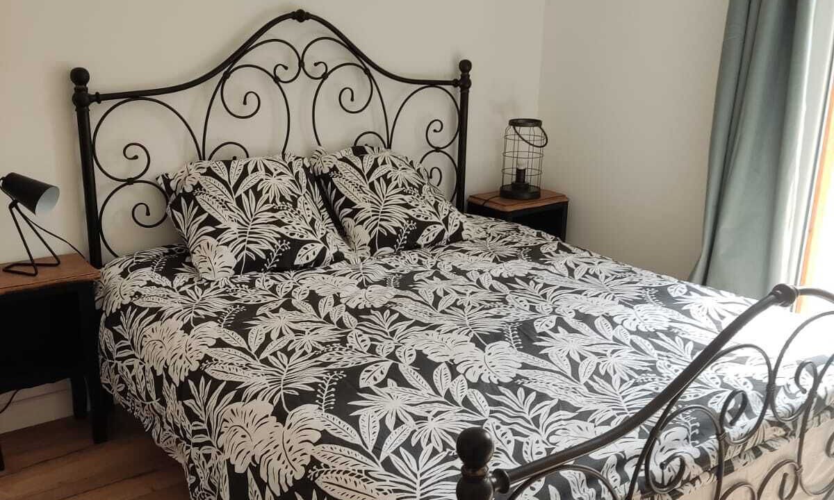 Photo of Bedroom in Lisle