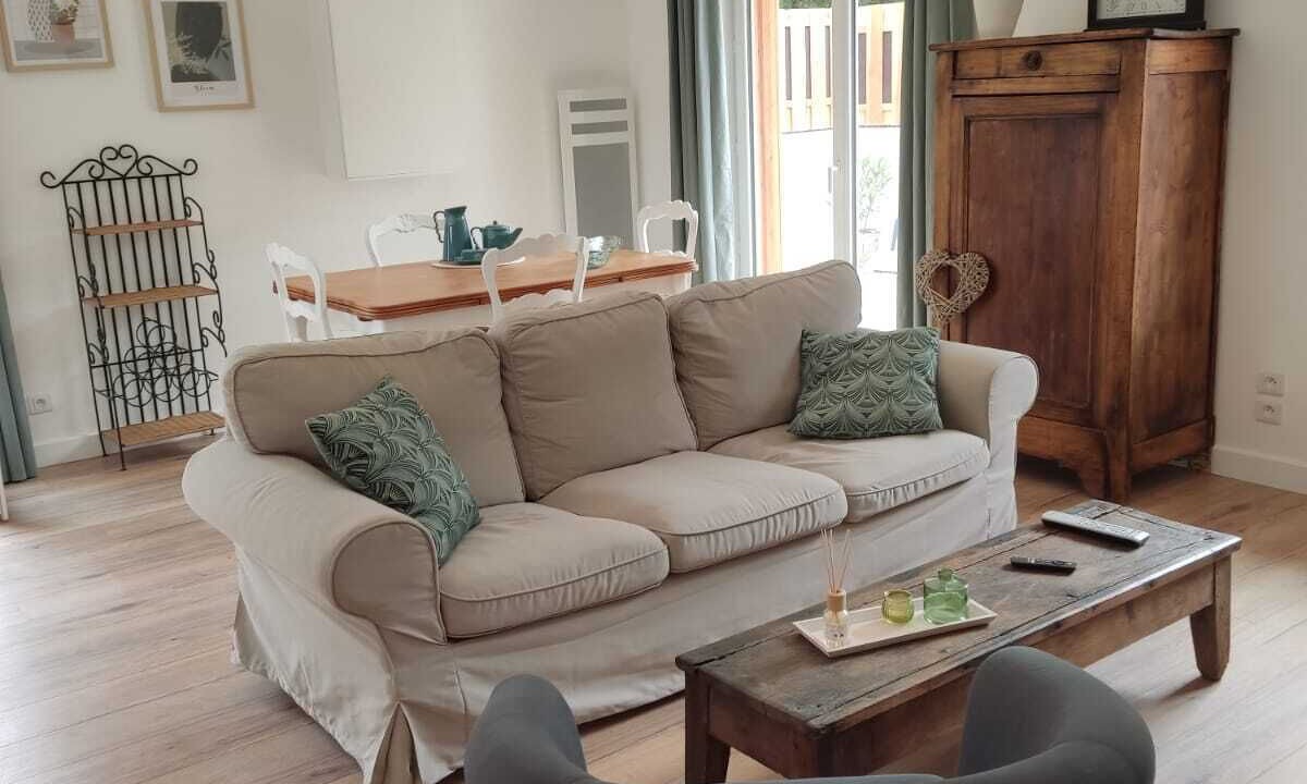 Photo of Livingroom in Lisle